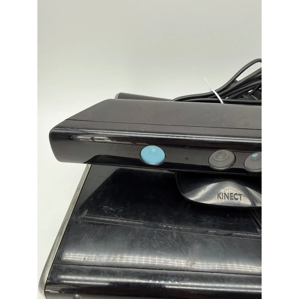 Microsoft Xbox 360 S 250GB Gloss Black Console Model 1439 with Kinect Bundle